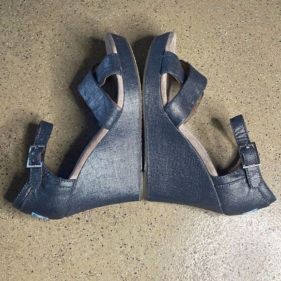 TOMS Sienna Metallic Denim Strappy Wedge Sandals NEW sz 6.5 - Picture 8 of 12